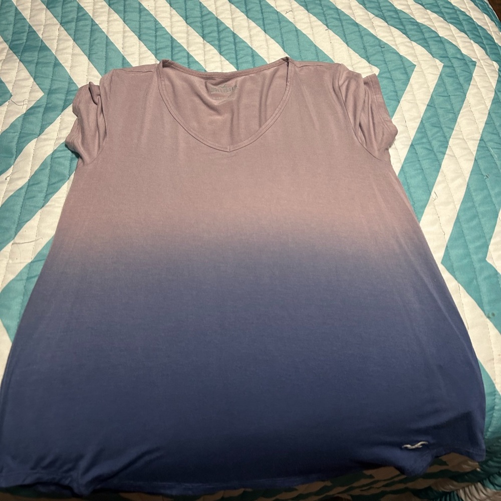 Women’s Hollister shirt